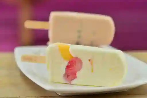 Paleta de Yogurt con Frutas