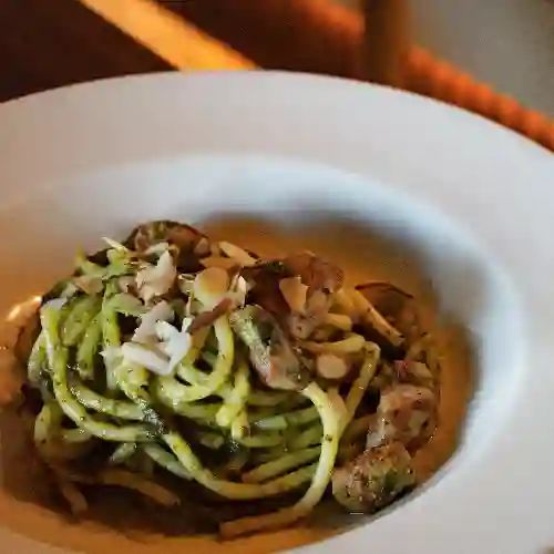 Spaghetti Pesto y Lomo