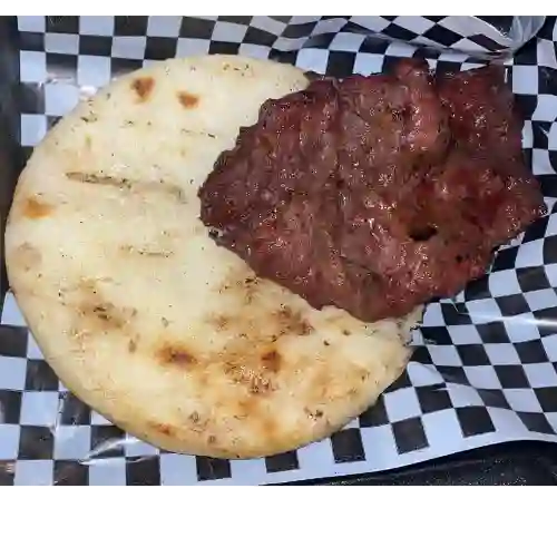 Arepa con Filete de Res