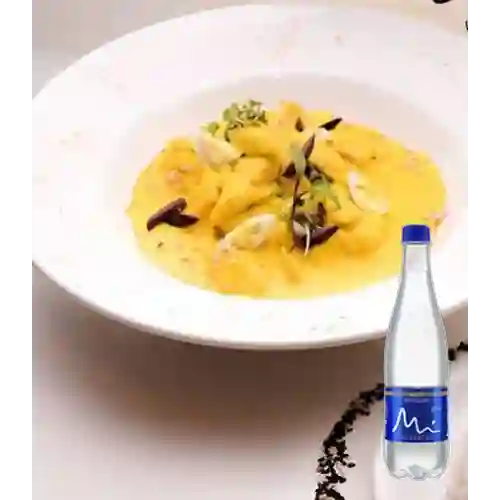Combo Ají de Gallina + Manantial Sin Gas 600ML