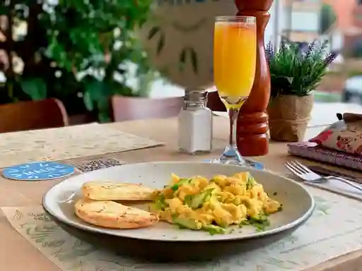 Huevos con Brie y Espárragos
