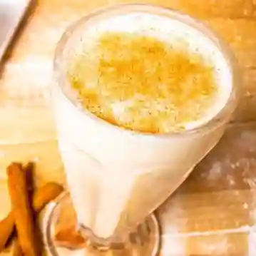 Combo de avena con 2 buñuelos pequeños