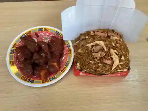 Costillas bbq con arroz chino pequeño