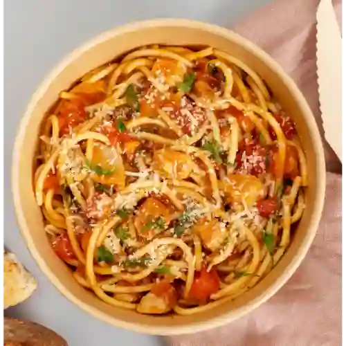 Spaguetti con Pollo Al Pomodoro