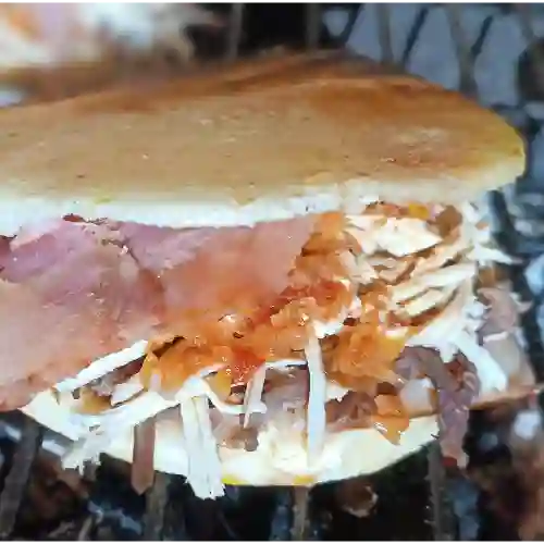 Arepa con Todo + Gaseosa