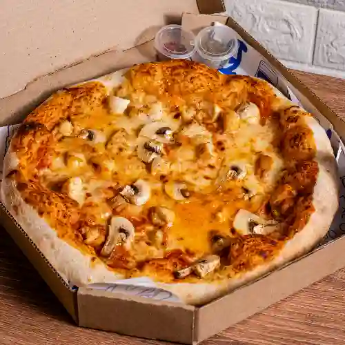 Pizza Pollo y Champiñón