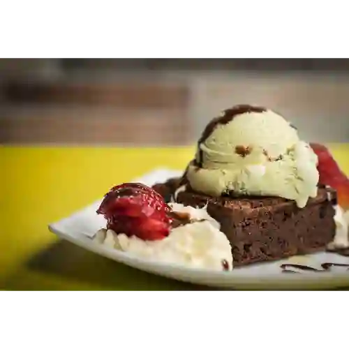 Brownie con Helado