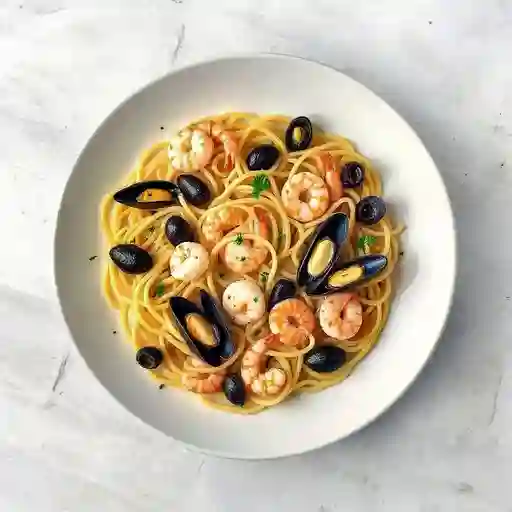 Pasta Marinera En Salsa Blanca