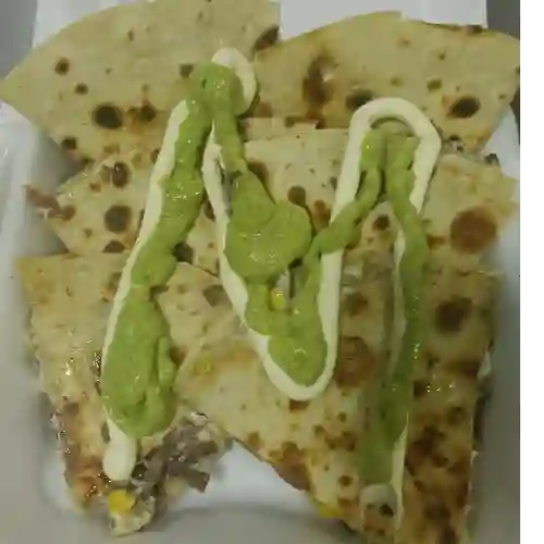 Quesadilla Tres Carnes