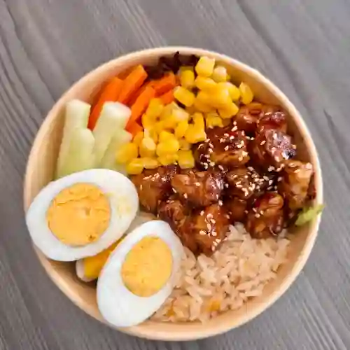 Ensalada de Pollo Teriyaki + Bebida