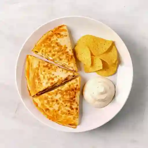 Media Quesadilla De Pollo Con Totopos