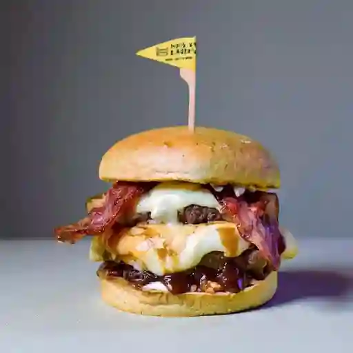 Burger Xtreme BBQ y Papas