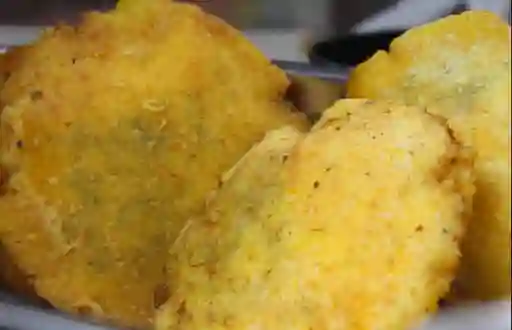 Arepa con Huevo y Pollo