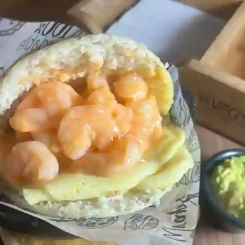 Arepa con Camarones