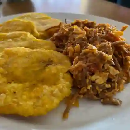 Carne Desmechada con Huevo