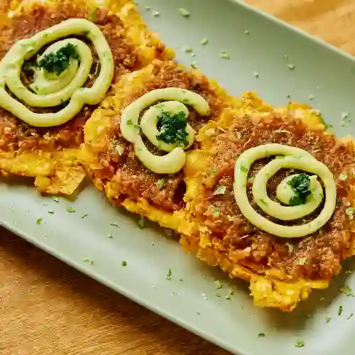 Patacones con Hogao y Guacamole