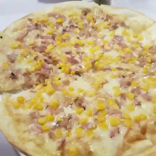 Pizza Tocineta y Maiz