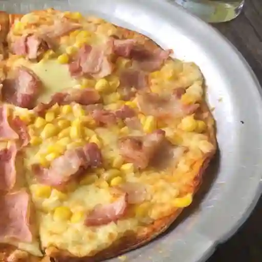 Pizza Tocineta y Maicito Gde.