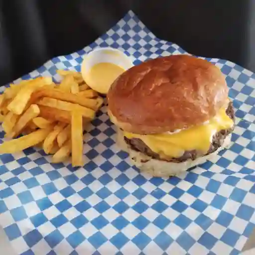 Combo Cheeseburger, Papas y Gaseosa