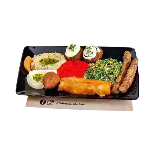 Plato Mixto Libanes Contiene: