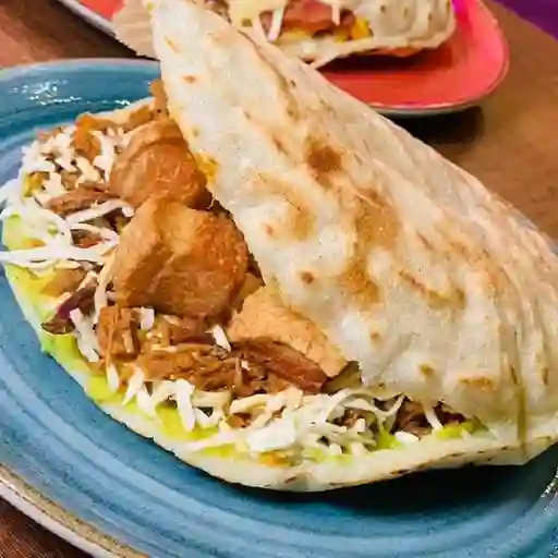 Arepa chicharrón