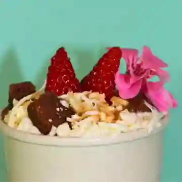 Fresas con Crema con 2 Toppings