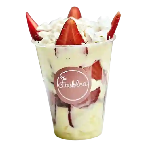 Fresas con Crema y Merengue