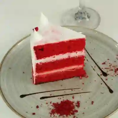 Porción de torta red velvet