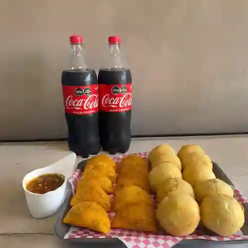 Combo 10 Empanadas + 10 Pasteles + 2 Coca-Cola Original 1.5 L