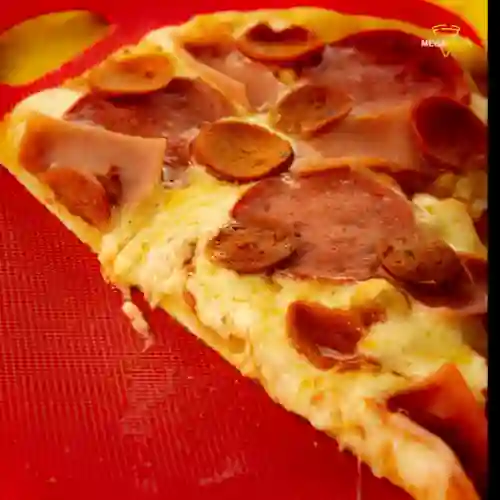 Pizza Tres Carnes