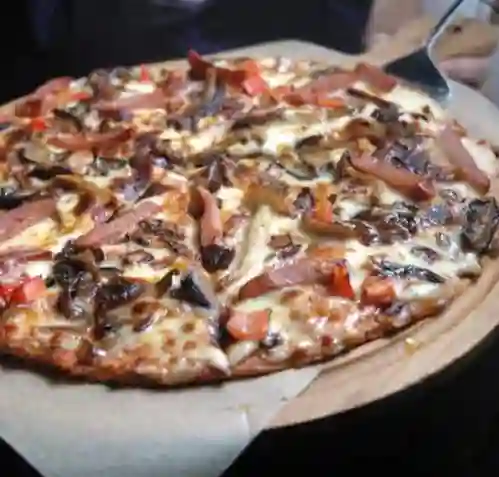 Pizza Carnes
