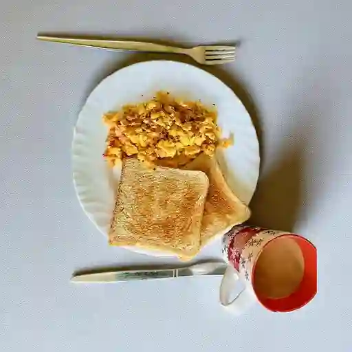 Huevos con Tocineta