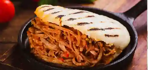 Arepa Pollo y Carne
