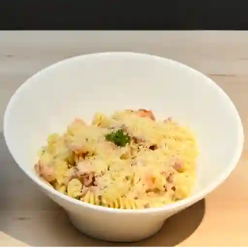 Pasta carbonara salmon
