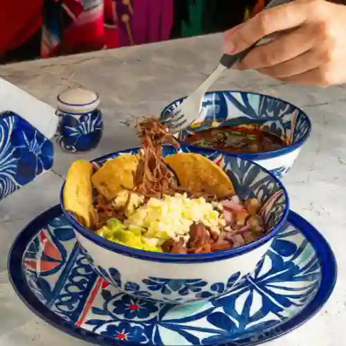 Bowl de Birria con Consomé
