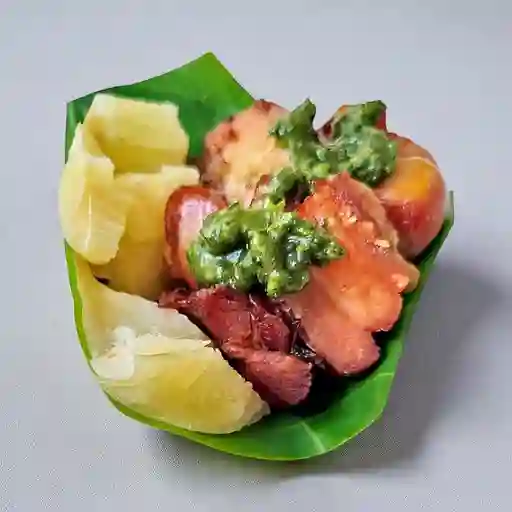 Chicharrón con Yuca