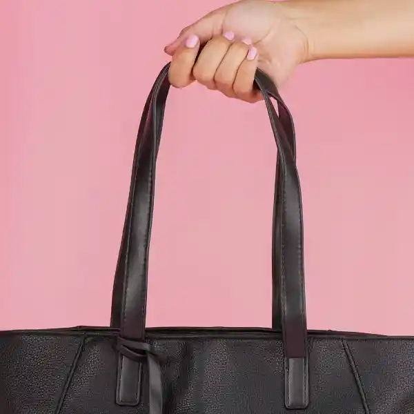 Bolso Clásico Tipo Piel Texturizado Negro Miniso