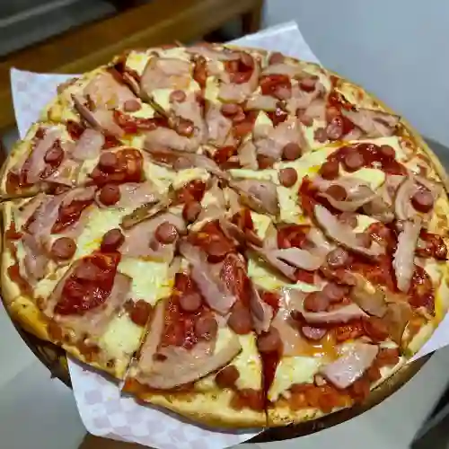 Pizza Carnes (4 Porciones) 25cm