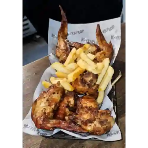 Alitas y Papita a la Francesa