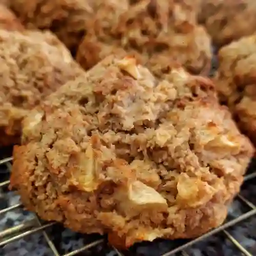 Mega Cookie Manzana, Macadamia y Canela