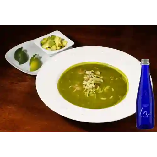 Combo Aguadito de Mariscos + Manantial Sin Gas 300 ml