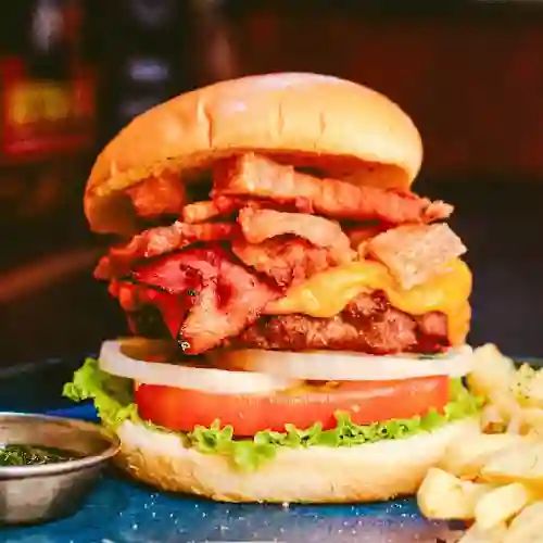Hamburguesa Res y Chicharrón