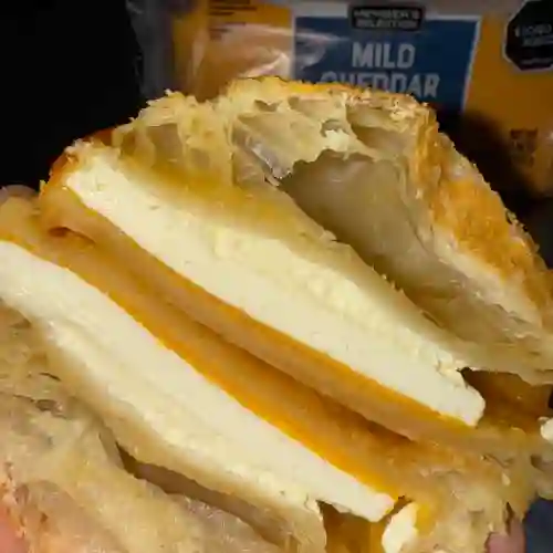 Pastel Tres Quesos Cheddar