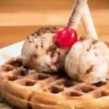 Waffle con Helado 2 Personas