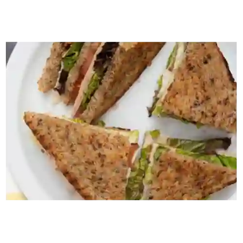 Sándwich Club Pollo Mozzarella