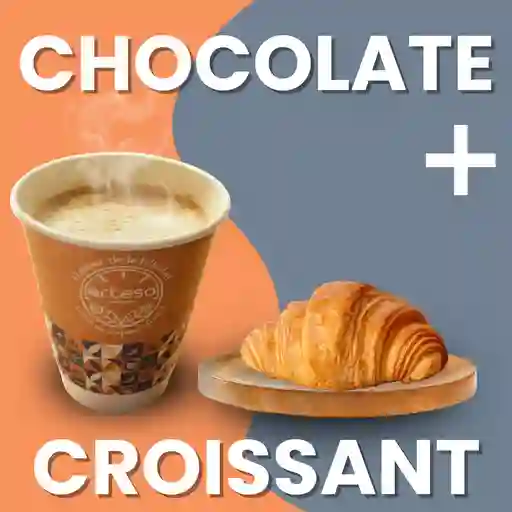 Chocolate grande + croissant