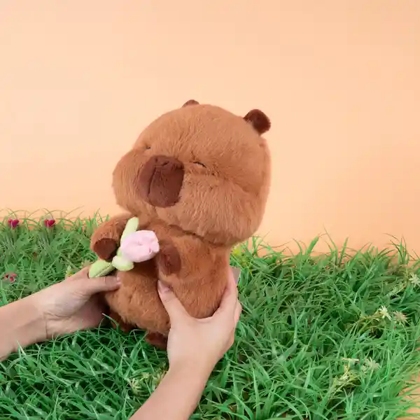 Peluche Con Flores Serie Kapibara 12 in Miniso