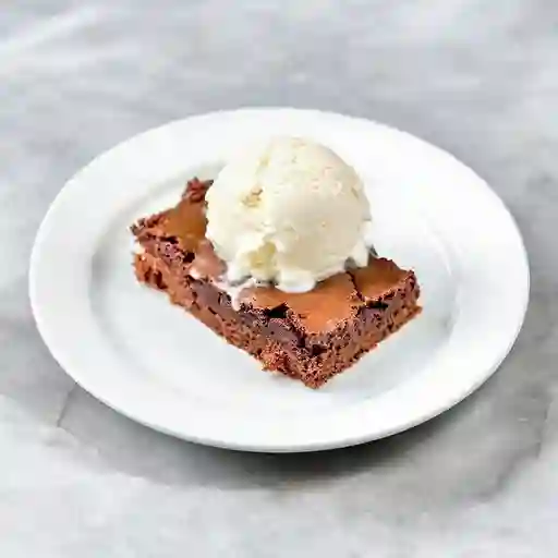 BROWNIE CON HELADO