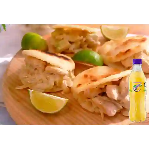 Combo Arepa de Pollo y Huevo + Quatro Original 400ML