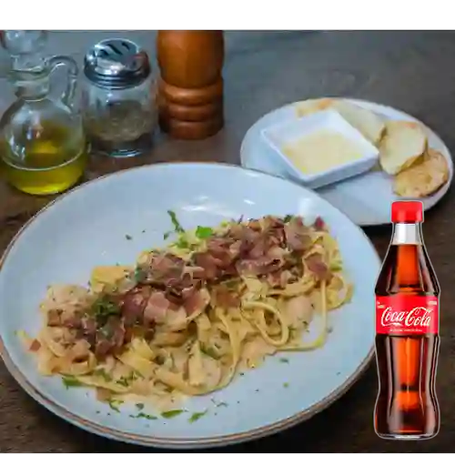 Combo Pasta Carbonara + Coca-Cola Original 300 ml
